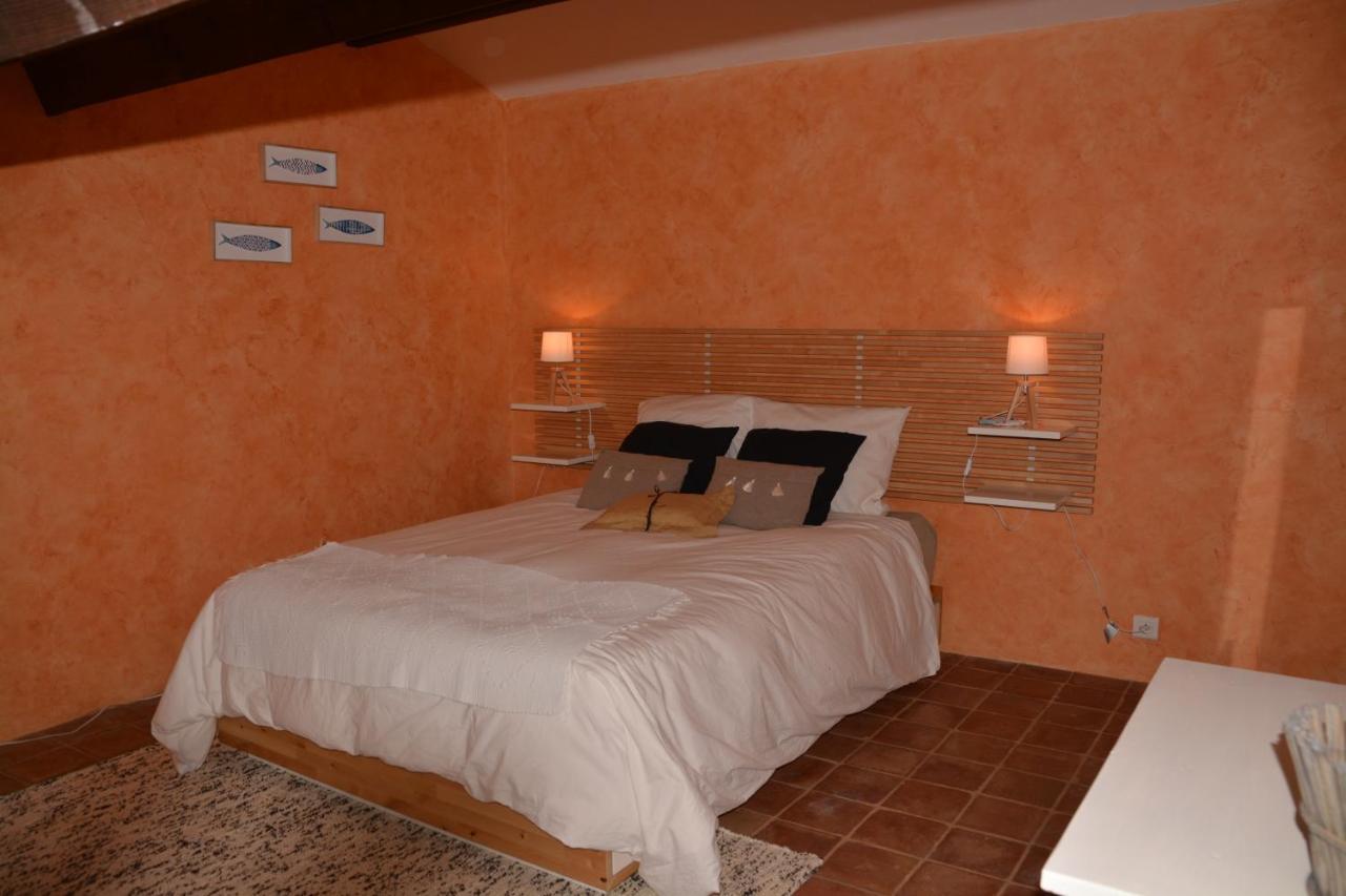 Bed and Breakfast La Petite Sardine Lirac Exterior foto