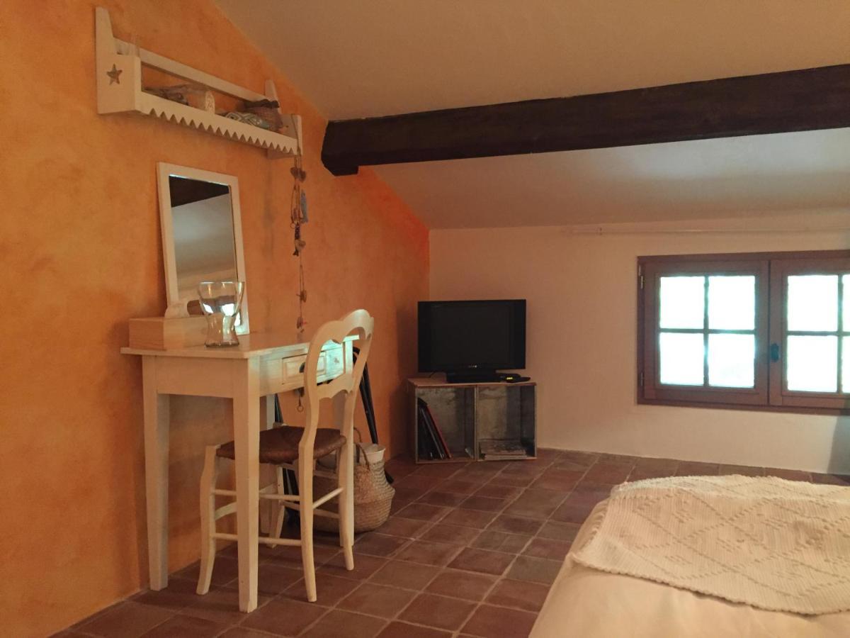 Bed and Breakfast La Petite Sardine Lirac Exterior foto